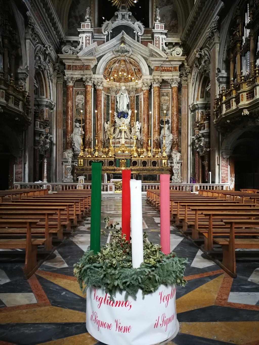 Intérieur de l'église du Gesù nuovo